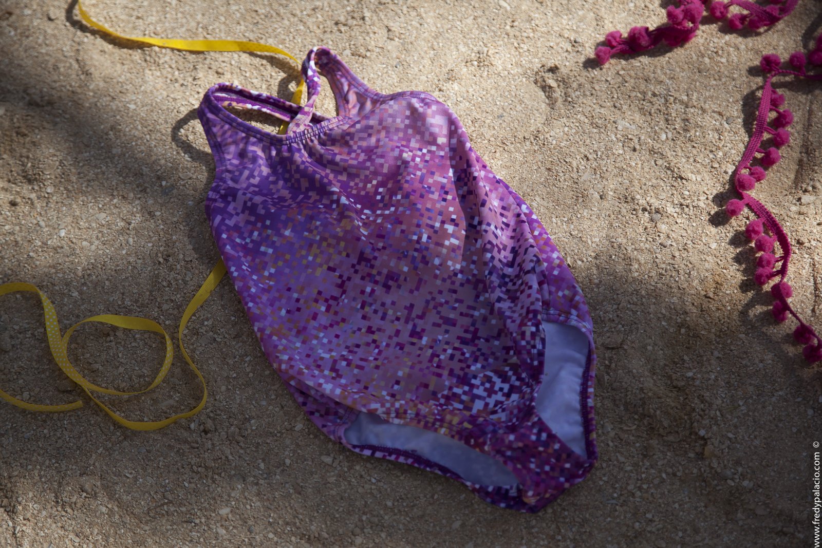 VESTIDO DE BAÑO ENTERIZO ESTRELLAS ROSA