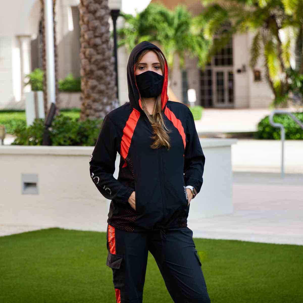CONJUNTO DE CHAQUETA Y JOGGER PARA MUJER NEGRO Y NARANJA - TAPABOCAS INCLUIDO