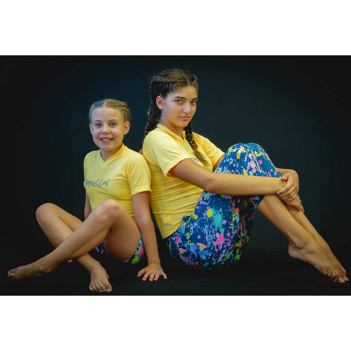 CAMISETA CUELLO EN V HAPPY