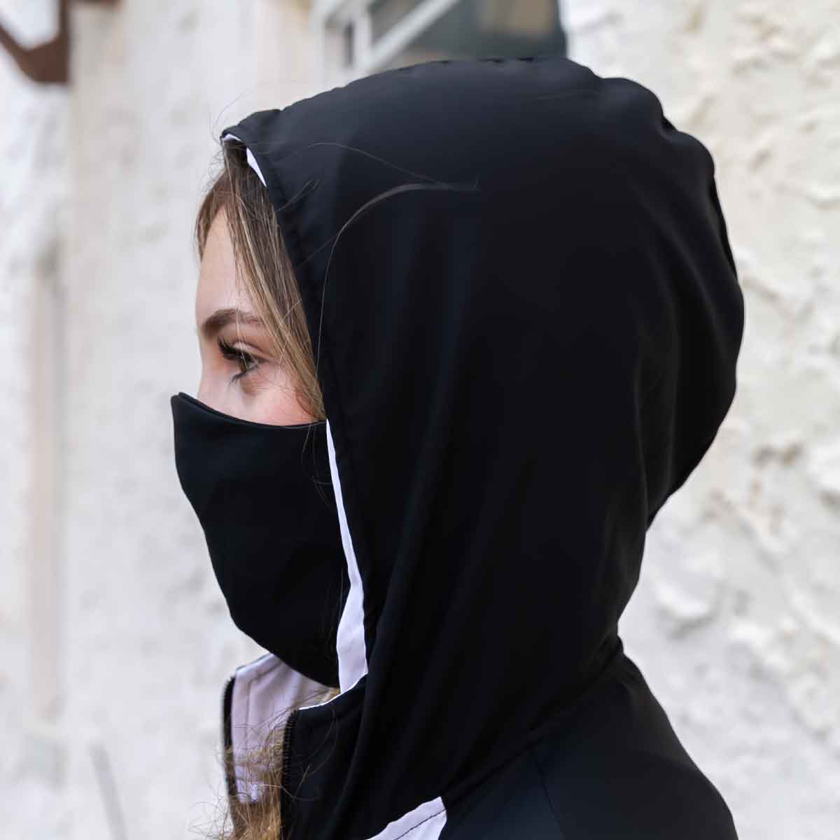 CHAQUETA COLOR BLANCO Y NEGRO PARA MUJER - TAPABOCAS INCLUIDO