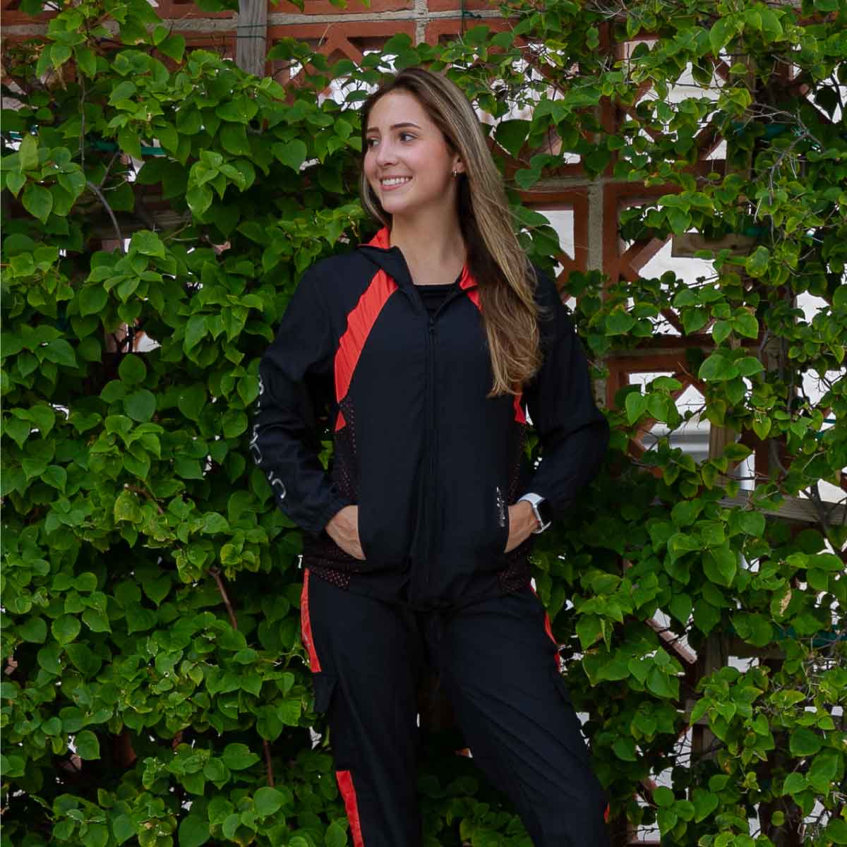 CHAQUETA COLOR NEGRA Y NARANJA PARA MUJER - TAPABOCAS INCLUIDO