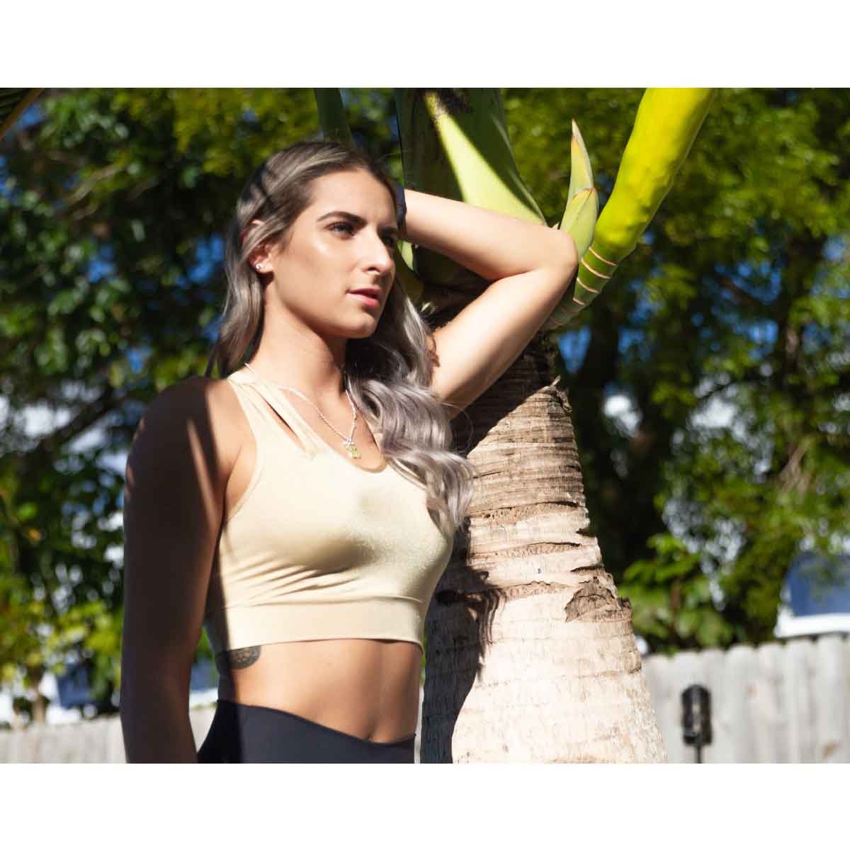 TOP DEPORTIVO PARA MUJER DORADO