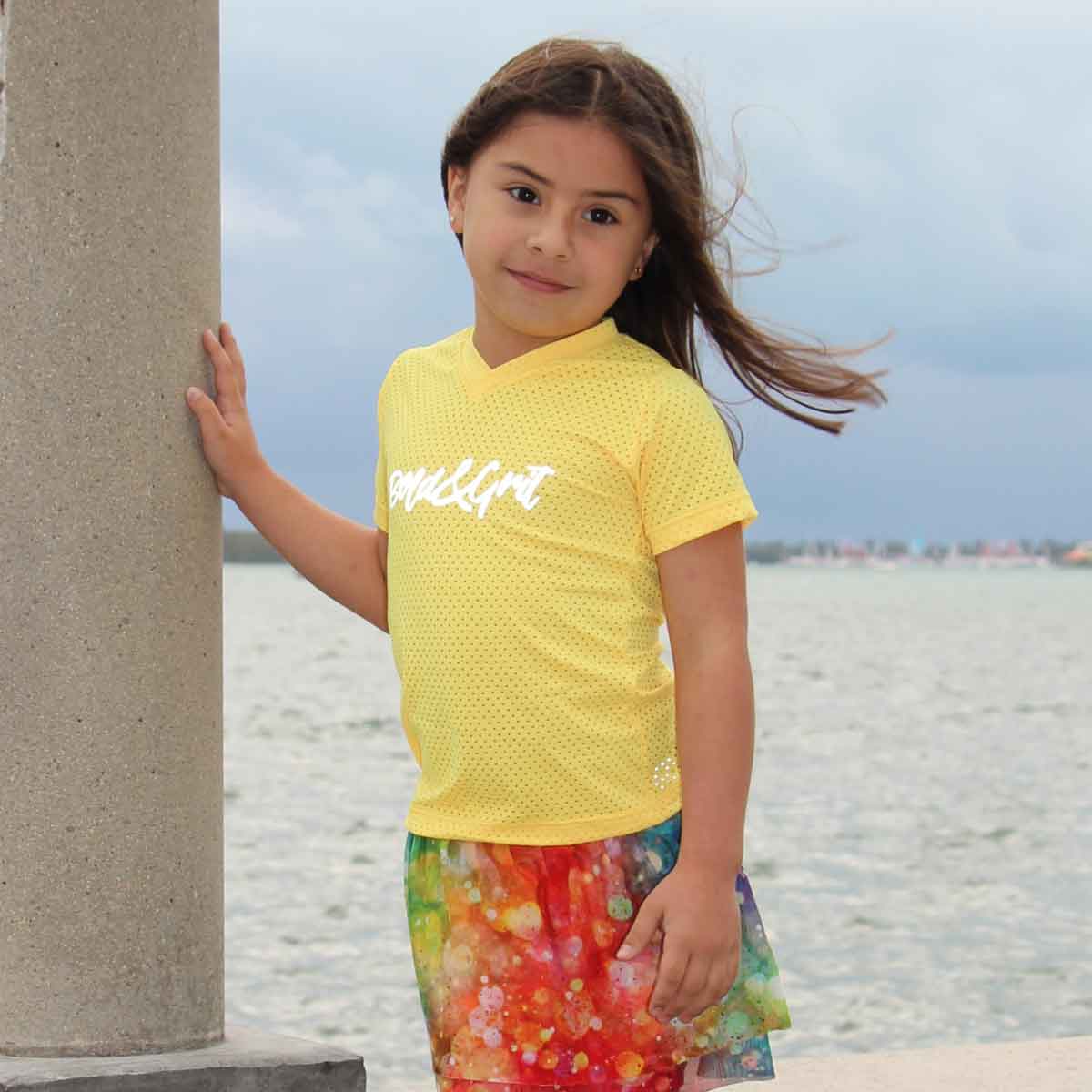 CAMISETA CUELLO EN V HAPPY