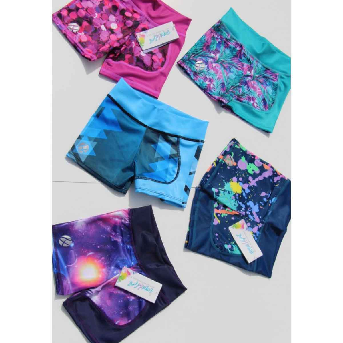 SHORTS SPACE PARA NIÑA -LOVE